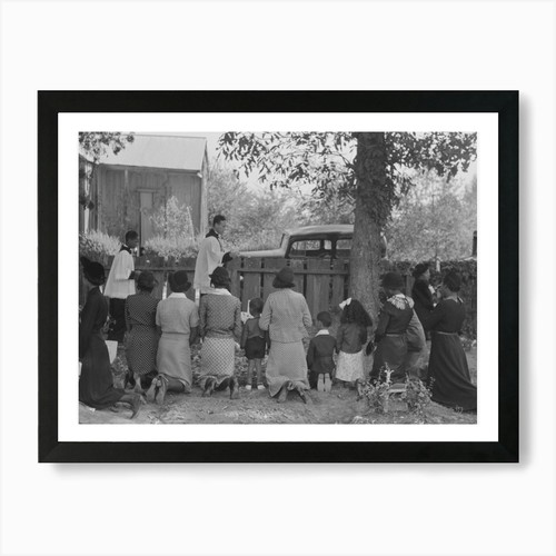 Family kneeling graves - family, at